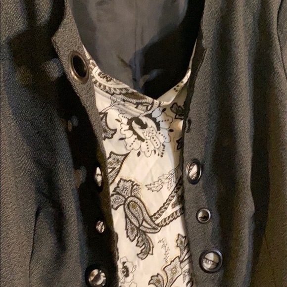 Blazer - Picture 2 of 2